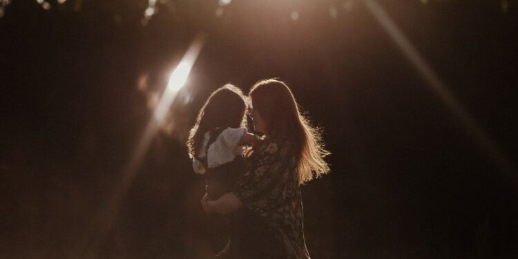 Viral Konten TikTok Ibu Kasih Bayi Kopi Good Day, Bukti Jadi Ibu Rumah Tangga Tetap Harus Berpendidikan Tinggi Terminal Mojok