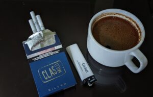 Review Clas Mild Silver: Rokok (Terlalu) Ringan yang Cocok untuk Segala Situasi