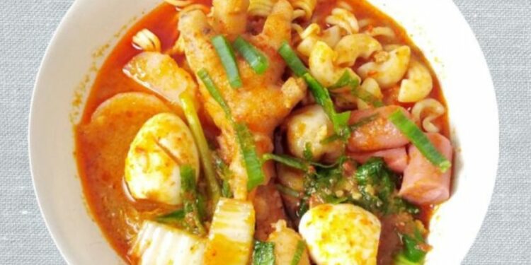 Alasan Perempuan Sangat Suka Makan Seblak