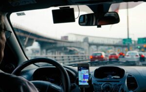 5 Hal yang Menghambat Minat Belajar Sopir Mobil Pemula