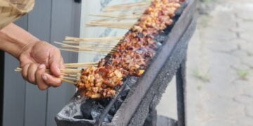 Pengin Mencicipi Sate Kambing Tegal untuk Pertama Kalinya? Biar Nggak Kaget, Berikut 5 Fakta yang Perlu Kamu Ketahui Soal Kuliner Ini