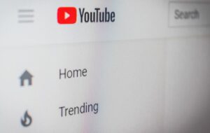 4 YouTuber Berkualitas yang Bakal Bikin Pinter Kaum Micin