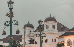 Jogja Terbuat dari Pembacokan, Jalan Rusak, dan Menghindari Masalah