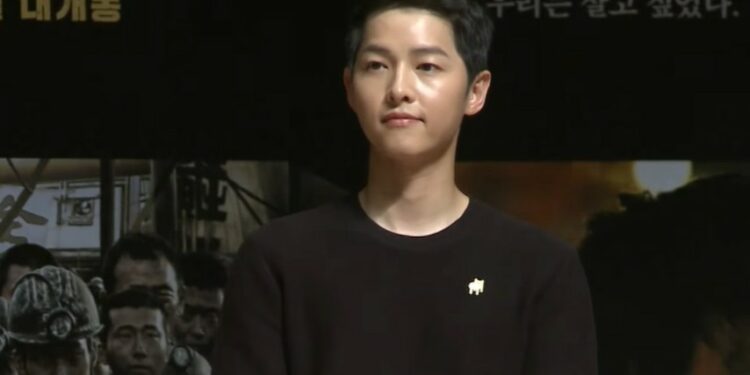 Song Joong Ki Umumkan Pernikahan, Netizen Mending Nggak Usah Ikut Campur deh Terminal Mojok