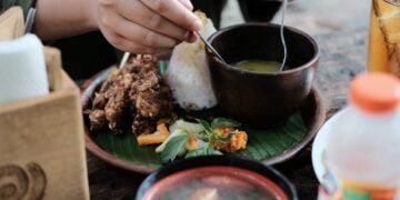 Membuang-buang Makanan, Dosa Besar Umat Islam Saat Ramadan