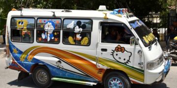 Bemo NTT: Diskotek Berjalan yang Siap Memberi Penumpang Kegembiraan