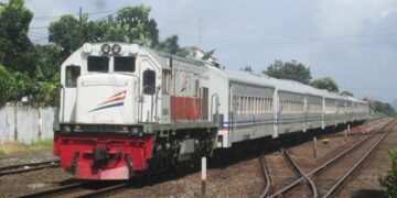 Kereta Api Sancaka: Nyaman dan Lebih Cepat dari Pesawat Udara