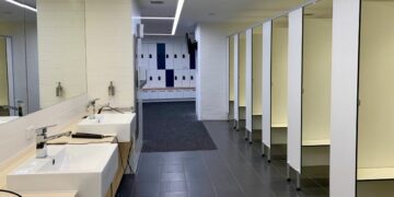 Shower and Locker Stasiun Tugu: Bersih, tapi Nggak Cocok untuk Kaum Mendang-Mending