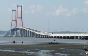 Jembatan Suramadu: Penghubung Antarpulau Sekaligus Portal Mesin Waktu