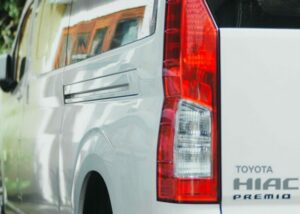 Sopir Travel: Banjir Orderan, Minim Pemasukan