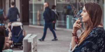 7 Merek Rokok Favorit Perempuan