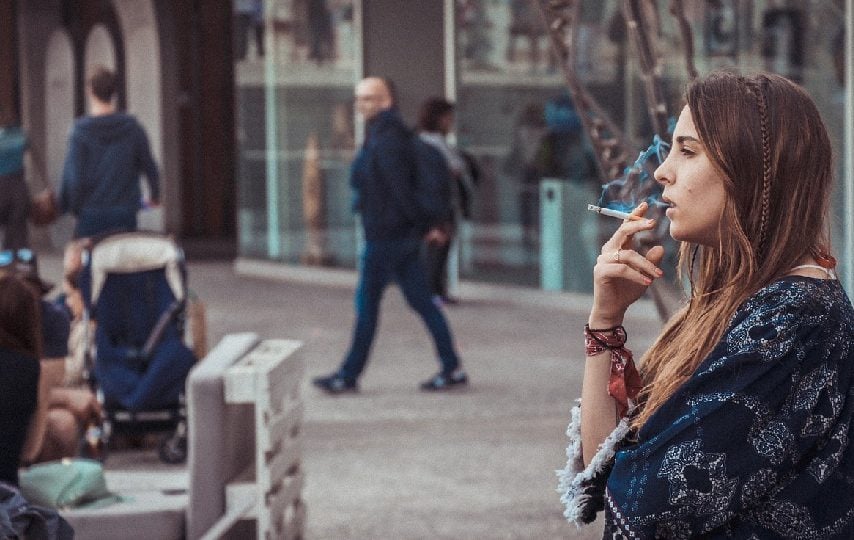 7 Merek Rokok Favorit Perempuan