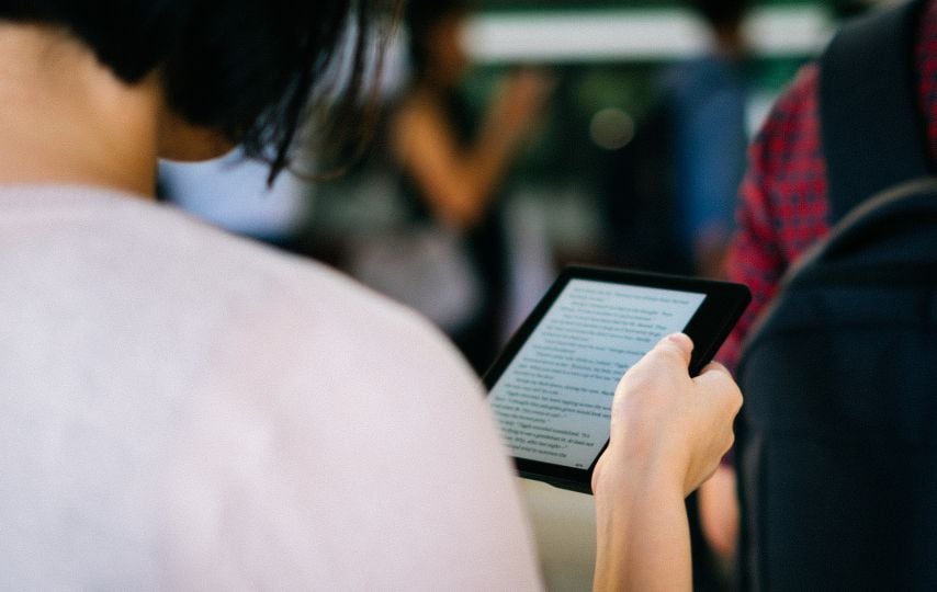 Pengalaman Menerbitkan Buku di Amazon Kindle Direct Publishing: Gengsi Dapat, Cuan Tersendat