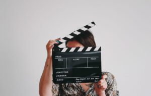 4 Hal yang Bakal Kamu Rasakan Saat Pacaran dengan Mahasiswa Jurusan Film dan Televisi