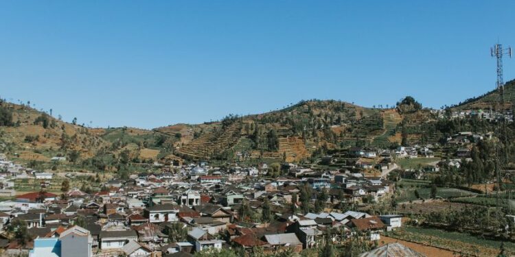 Dilema Mudik Lewat Wonosobo: Pemandangannya Indah sih, tapi Problematik banjarnegara