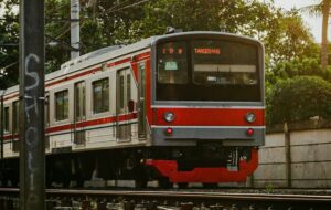Berangkat Kerja Naik KRL dari Cibinong ke Tangerang: Buat yang Ahli Aja