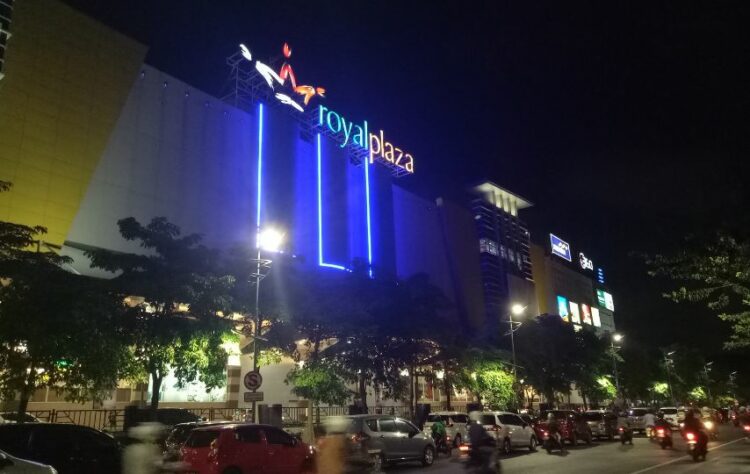 4 Keistimewaan Royal Plaza Surabaya yang Bikin Pengunjungnya Membeludak Jelang Lebaran