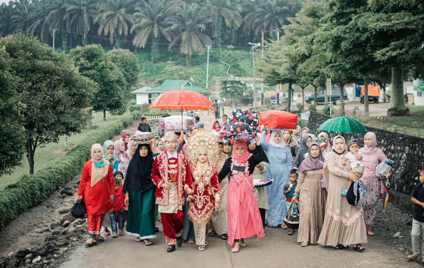 Konspirasi Soal Pulang dan Rumah di Balik Lagu Minang (Unsplash)