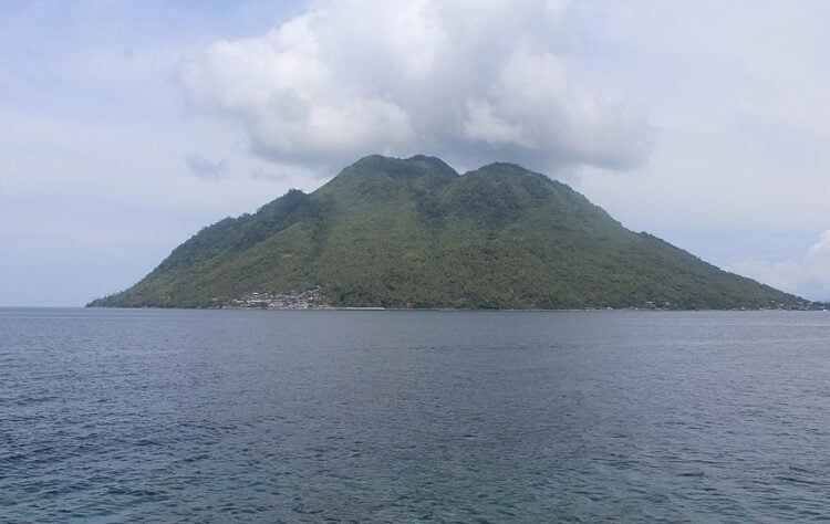 Keluh Kesah Hidup Pulau Hiri: Pom Bensin Nggak Ada, Air Bersih Susah Didapat
