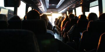 Derita Masyarakat Solo Purwodadi Menghadapi Bus Rela (Unsplash)