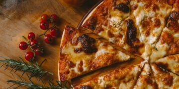 Mencicipi Pizza Napoli Asli, Apa Bedanya dengan Pizza di Indonesia?