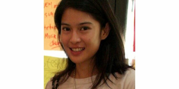 Membayangkan Seandainya Saya Jadi Mahasiswanya Dian Sastrowardoyo