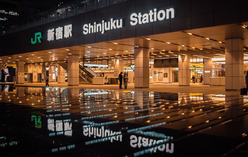 Menangis di Stasiun Shinjuku, Stasiun Tersibuk di Dunia