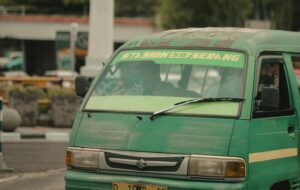 5 Kesalahan Angkot di Bandung yang Bikin Penumpang Mengelus Dada