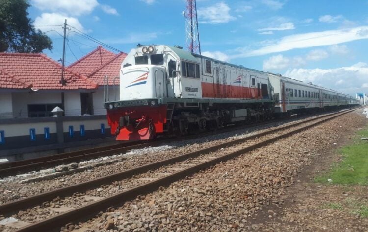 Malioboro Ekspres: Kereta Api Primadona Sobat Malang-Jogja yang Mati Suri