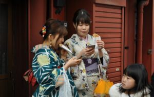 Kayak Nagita Slavina, Ini Pengalaman Saya Jajan di Pasar Kue Basah di Jepang