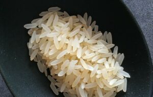 Orang Miskin Katanya Banyak Makan Nasi? Salah, Orang Miskin Justru Susah Makan Nasi