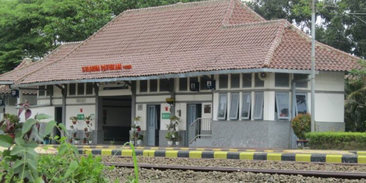 Healing di Stasiun Patukan yang Sama dengan Melanggar Aturan