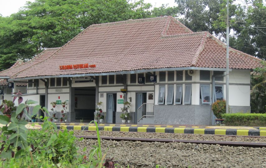 Healing di Stasiun Patukan yang Sama dengan Melanggar Aturan