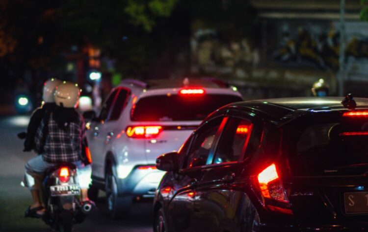 Sudah Saatnya Kita Meromantisasi Kemacetan di Bundaran Cibiru Bandung