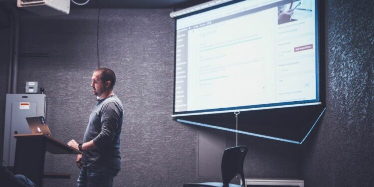 PPT Itu Buat Belajar Presentasi, Bukan Belajar Membaca