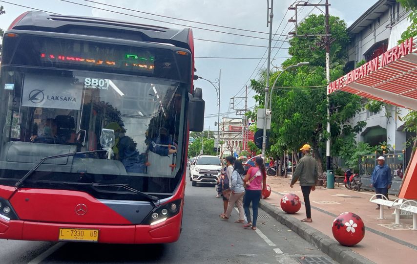 Suroboyo Bus dan Trans Semanggi Lebih Cocok Disebut Bus Wisata, Nggak Cocok buat Sobat Sat Set!