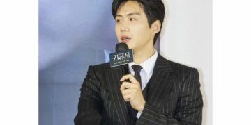 Tim Produksi Film The Childe Nggak Rugi Mempertahankan Kim Seon Ho