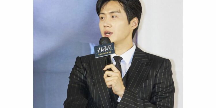 Tim Produksi Film The Childe Nggak Rugi Mempertahankan Kim Seon Ho