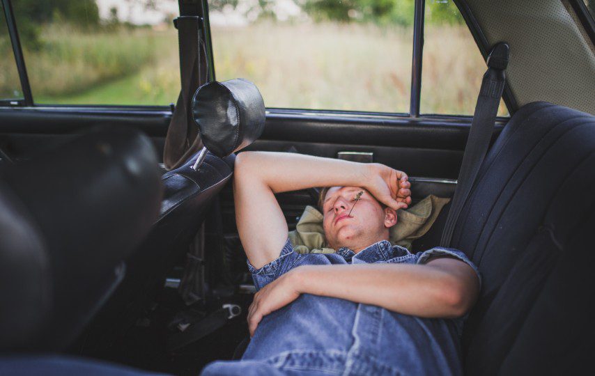 Jalanan Jawa Tengah Jadi Saksi Penderitaan Orang yang Gampang Tertidur (Unsplash)