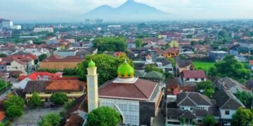 Lupakan Kaesang Pangarep, Otong Koil Sosok Paling Ideal Memimpin Sleman! (Unsplash)