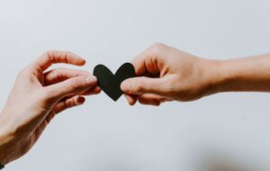 Kenapa ya Perempuan Gemar Nyusruk ke Toxic Relationship?