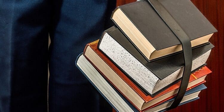 Wajib Nyumbang Buku sebagai Syarat Kelulusan Itu Perampokan, Bukan Usaha Mencerdaskan!