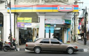 Samsat Surabaya Harusnya Belajar dari Indomaret Soal Pelayanan dan Fasilitas yang Baik
