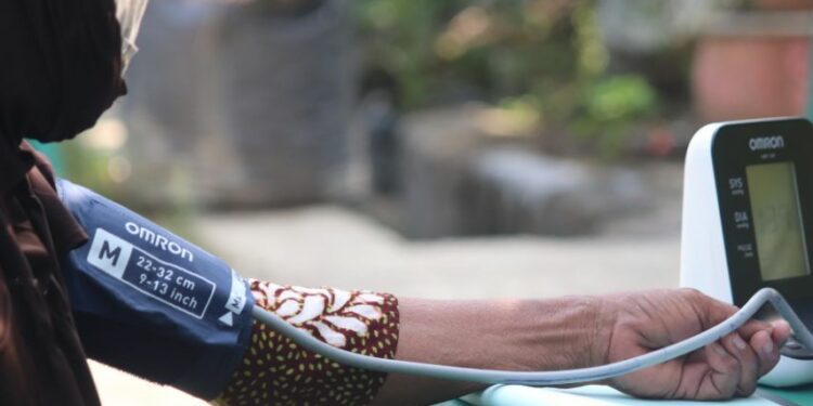 Darah Rendah Lebih Enak daripada Hipertensi? Mana Ada!