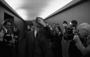 Oppenheimer, Karya Christopher Nolan yang Paling Meledak