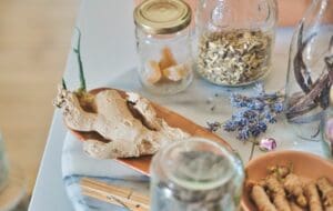Klaim Obat Herbal Berkhasiat Harus Tahu Batasan, dong. Ya Kali Satu Obat Bisa Mengatasi Selusin Penyakit!