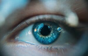 Hantu Itu Bernama Ablasio Retina
