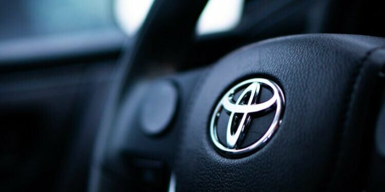 Innova Generasi Pertama Tetap Melesat Tak Lekang Dimakan Waktu (Unsplash)