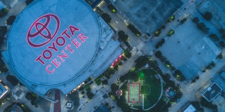 Innova Reborn Berada di Pinggir Jurang Gara-gara Innova Zenix (Unsplash)