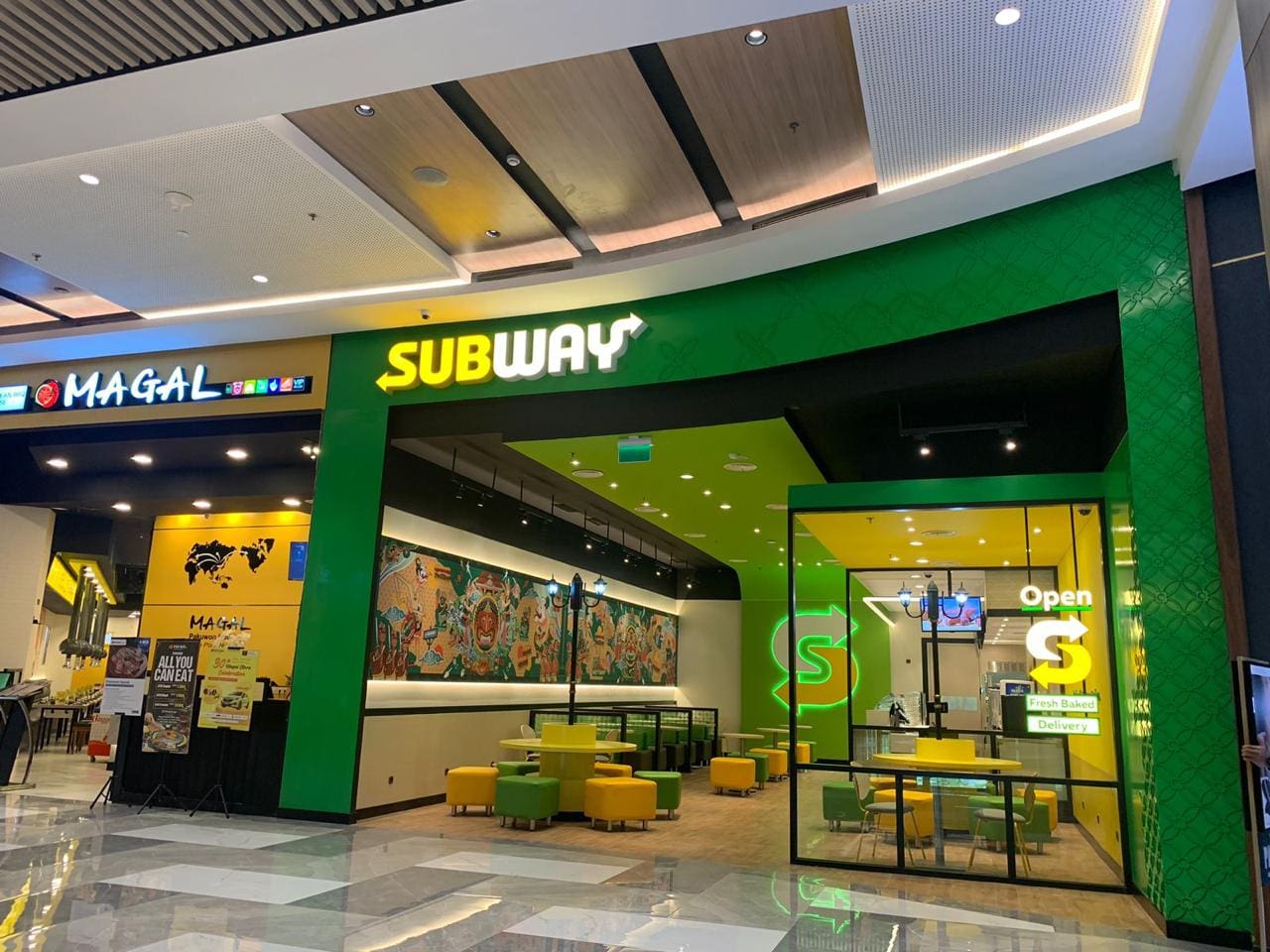 Ada Subway di Pakuwon Mall.